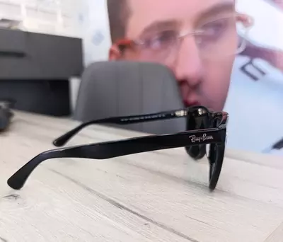 Очки солнцезащитные