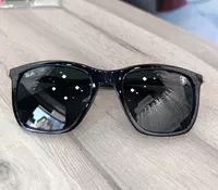 Очки солнцезащитные