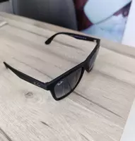 Қуёшга қарши кўзойнак - 550 000 so'm