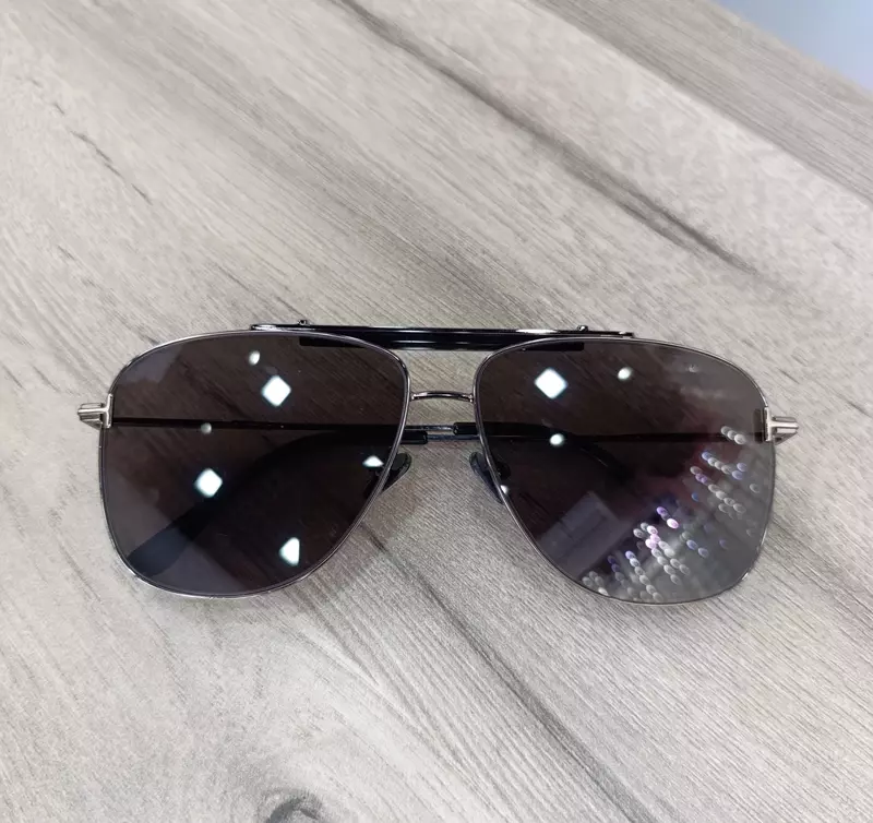 Очки солнцезащитные