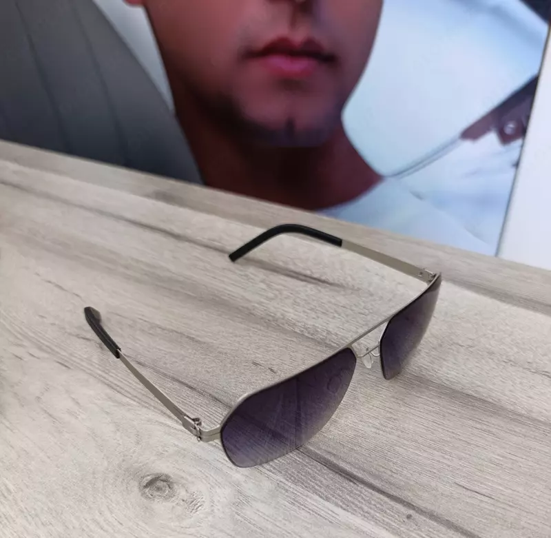 Очки солнцезащитные