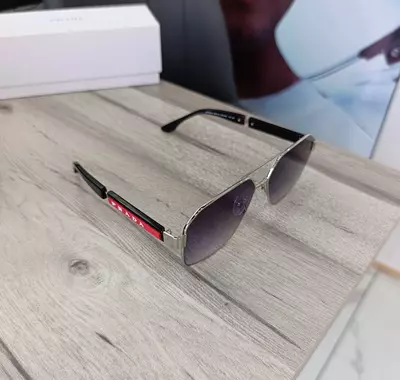 Очки солнцезащитные