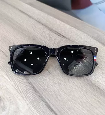 Очки солнцезащитные