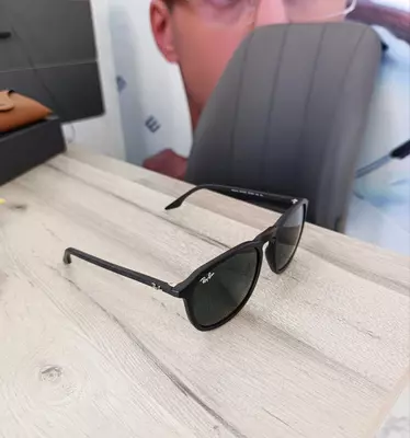 Очки солнцезащитные