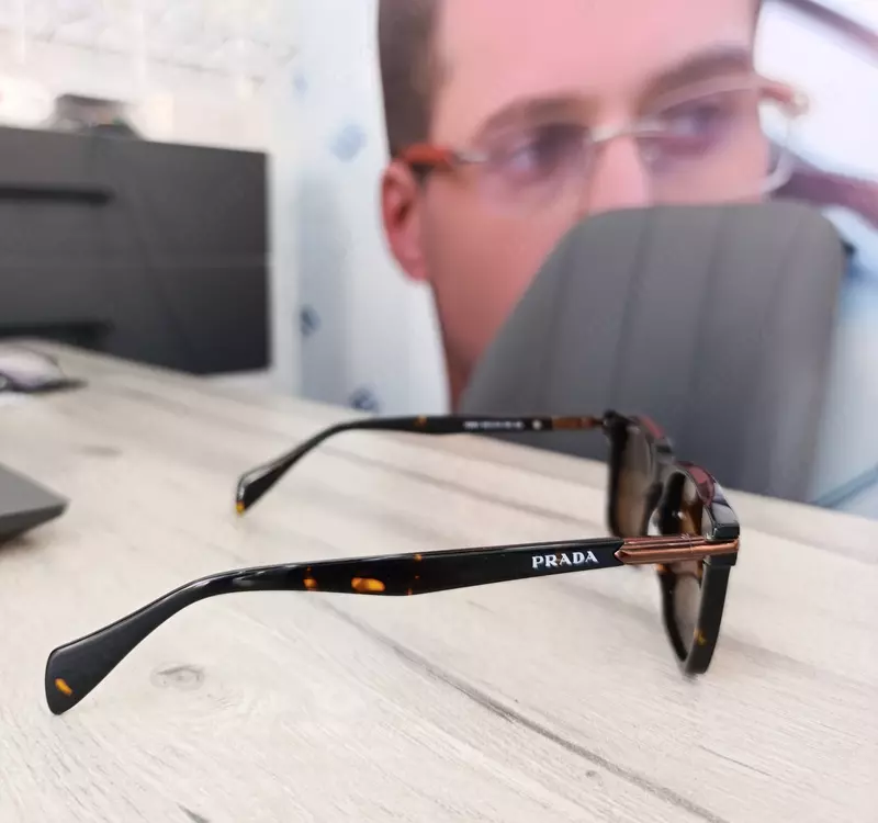 Очки солнцезащитные - 1 400 000 сум