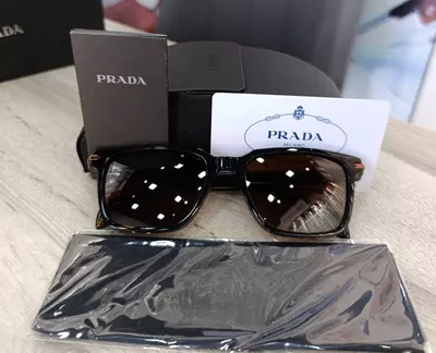 Очки солнцезащитные