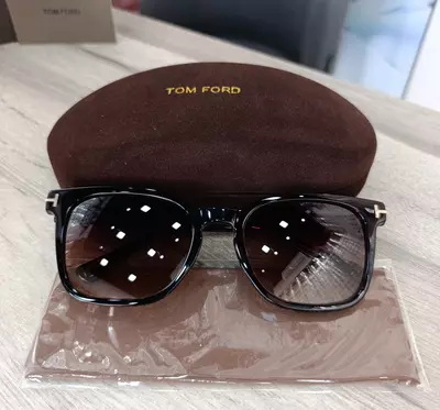 Очки солнцезащитные