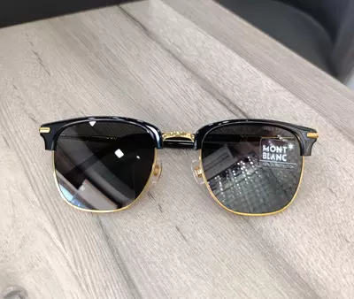 Очки солнцезащитные