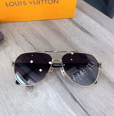 Очки солнцезащитные