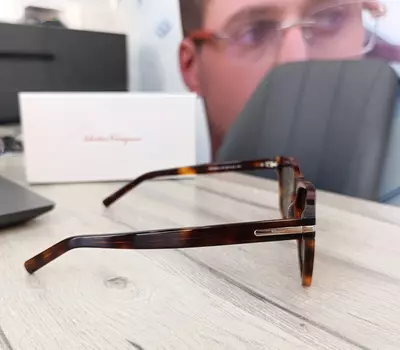 Очки солнцезащитные