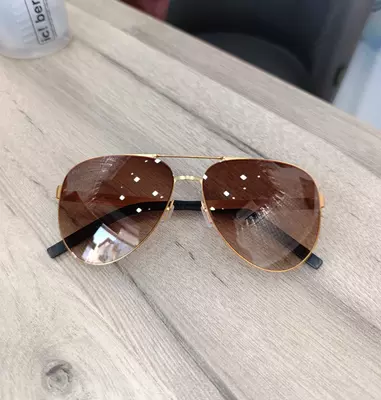 Очки солнцезащитные