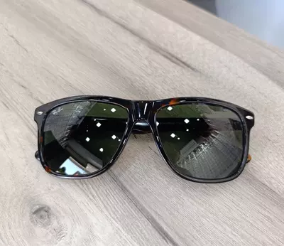 Очки солнцезащитные