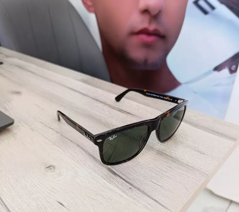 Қуёшга қарши кўзойнак - 550 000 so'm