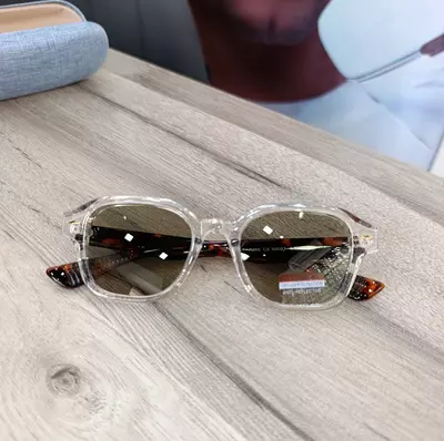 Очки солнцезащитные