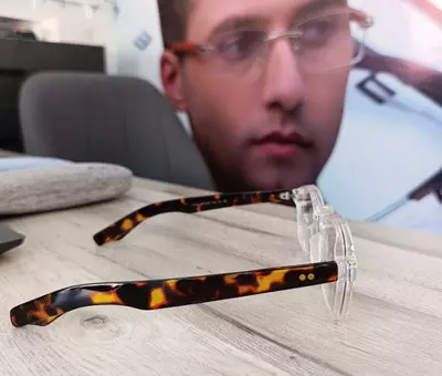 Очки солнцезащитные