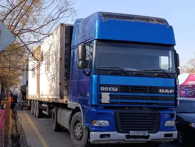 Фура - контейнеравоз Услуги фуры для перевозки крупногабаритных грузов на дальние расстояния.