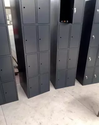 Yacheykali metall shkaf