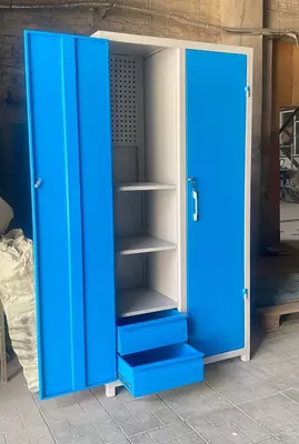 Цена по запросу Шкаф инструментальный