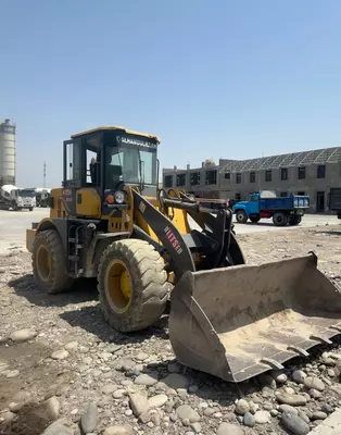 Anna Lisovskaya, porno model Katta mushuk fotosuratlari bilan yalangoch ayollar