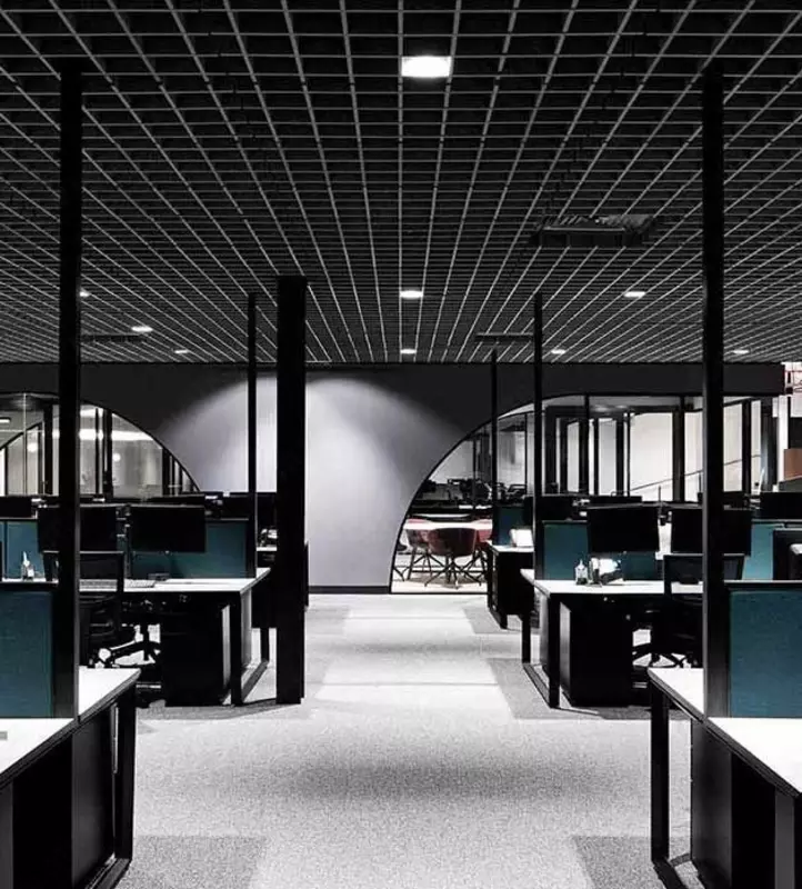 Потолки грильято с профилем 40×10 и ячейками 100×100 мм - 131 595.5 сум