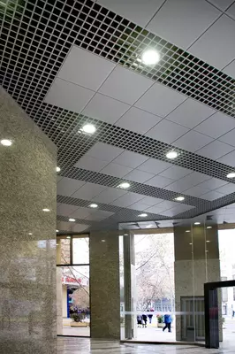 Потолки грильято с профилем 30×10 и ячейками 75×75 мм