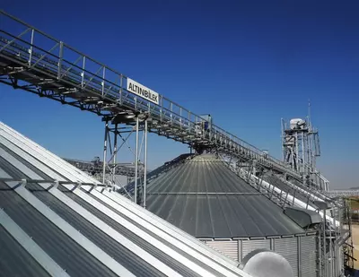 Силосы для зерна.