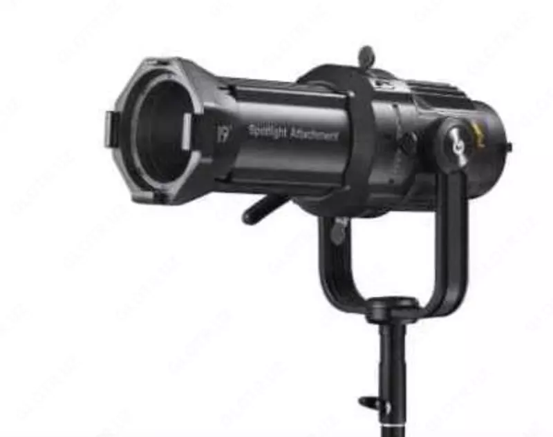 Профессиональный светодиодный профильный театральный прожектор