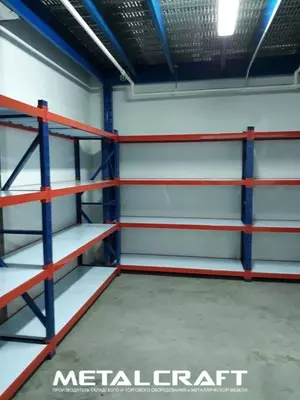 Складской средне-грузовой стеллаж с балками и настилом "Metalcraft", г/п полки от 300 до 800 кг