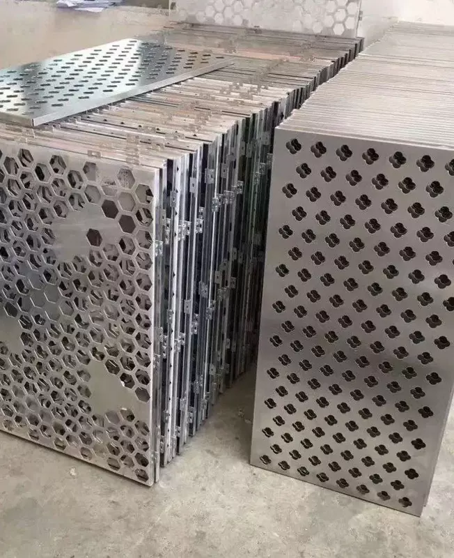 Konditsionerning tashqi bloki uchun dekorativ metall savat "Metalcraft" (brend 07/09/12)