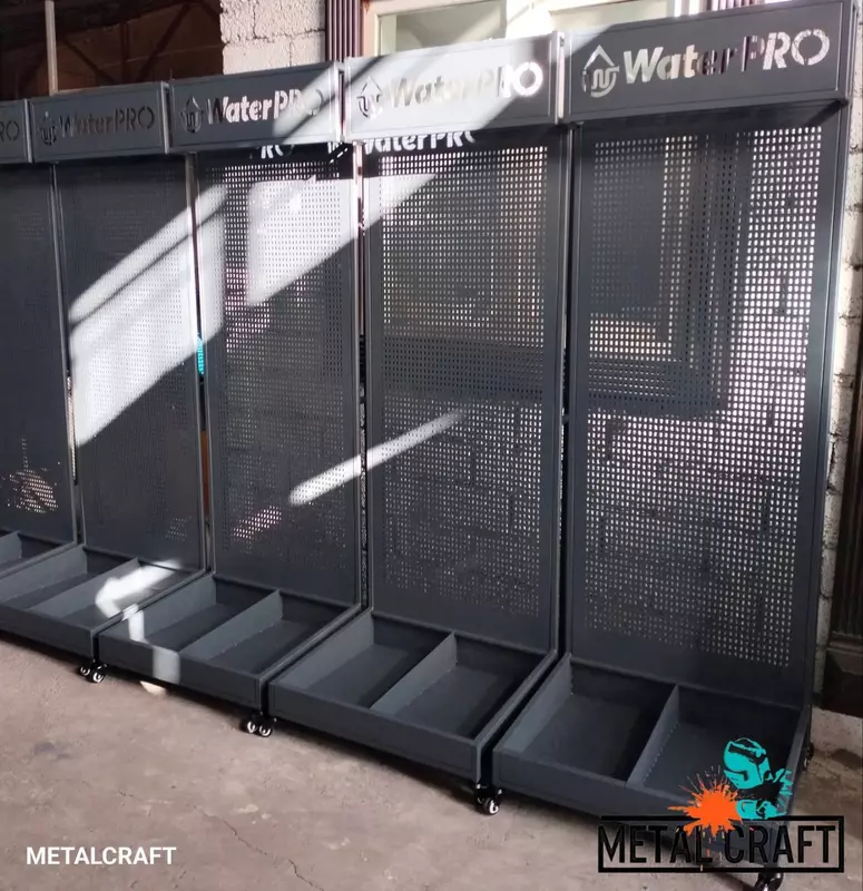 Мобильный торговый дисплей "MetalCraft" с корзиной из двух секций, 2000х700х700 мм, перф. панель