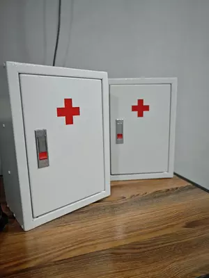 Dori qutisi uchun metall shkaf