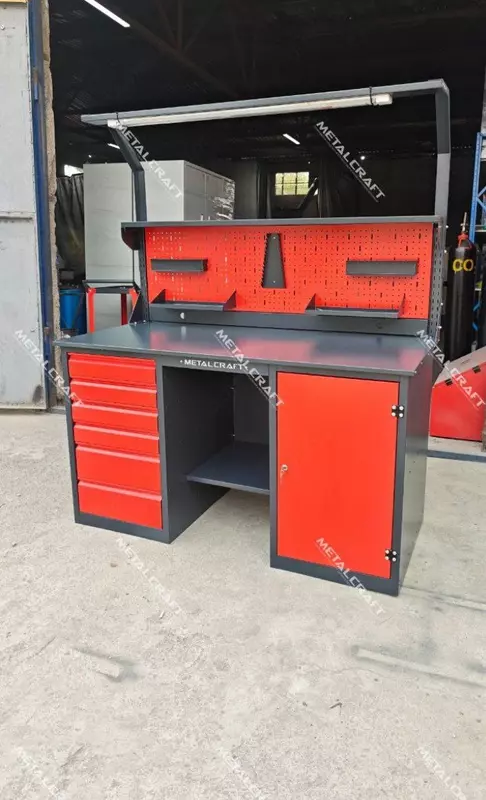 Двух тумбовый металлический верстак