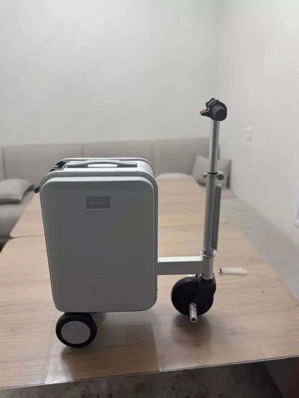 Электрический чемодан-самокат — надёжный  складной  стильный.