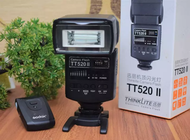 Вспышка для камеры Godox TT520