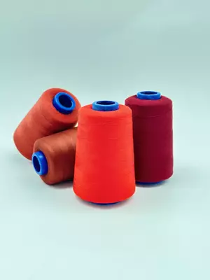 Нитки для шитья. Полиэстер. Цвет: Красный - 9 900 сум / шт