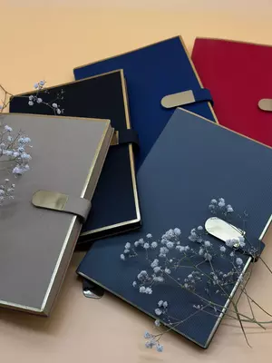 Подарочный набор ежедневник в кожаной обложке и ручка - 90 000 сум / шт