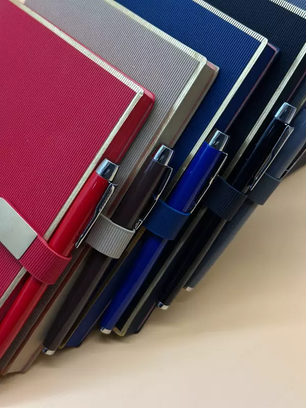 от {0} сум Подарочный набор ежедневник в кожаной обложке и ручка