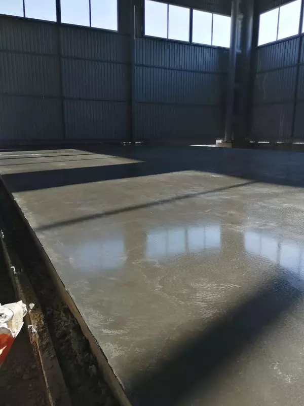 Beton pol qavatlari tayyor holda: quyish