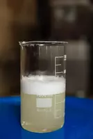 PO6-TsFS markali kopiklovchi agent AFFF turi (suv asosidagi plyonka hosil qiluvchi kopik)