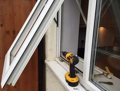 Ремонт и регулировка окон и дверей Ремонт окон и дверей Регулировка фурнитуры Замена уплотнительной резины - 15 000 сум