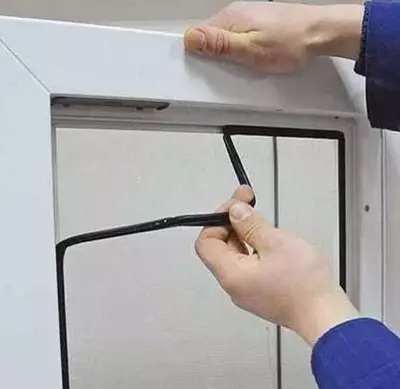 Замена уплотнителя дверей Акфа - устранениесквозняков MasterServiseUZ