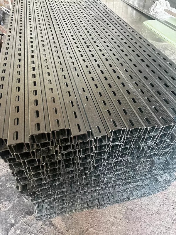 Quyosh panellari uchun ruxlangan profil - 41x41 L:3000 T:2 mm profil