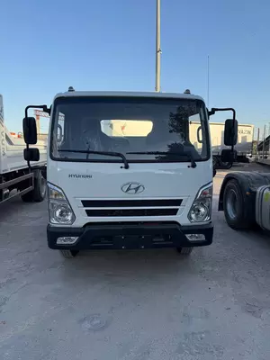 Эвакуатор с лебедкой и трапами платформой HYUNDAI EX8