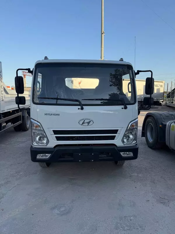 Эвакуатор с лебедкой и трапами платформой HYUNDAI EX8