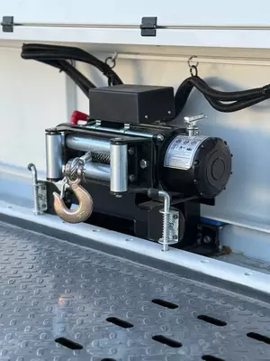 Эвакуатор с лебедкой и трапами платформой HYUNDAI EX8 Только в розницу