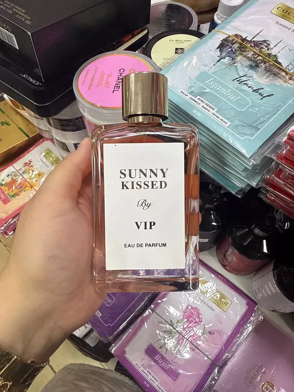 Парфюм SUNNY KISSED BY VIP