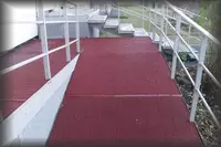 Полимерное антискользящее покрытие на пандус