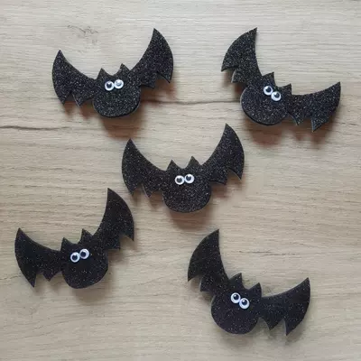 Halloween uchun badge’lar. Mavzuli maskarad Halloween.