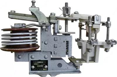 Реле РЭВ 261 УЗ (220 В)