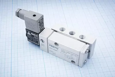 Pnevmatik distribyutor Orsta B4‑ZA TGL 36389 (modda - 1309354)